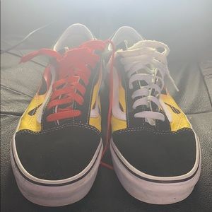 FLAME VANS USED SIZE 9 WITHOUT BOX